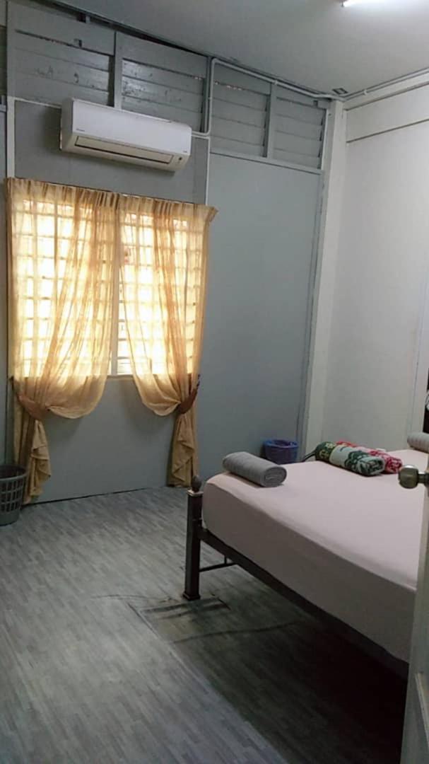 Ila Homestay Kuala Besut Jetty Экстерьер фото