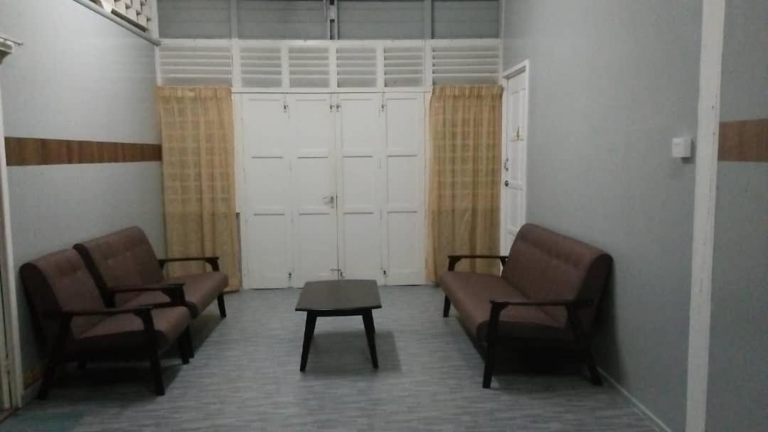 Ila Homestay Kuala Besut Jetty Экстерьер фото